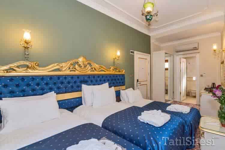 By Murat Crown Hotel